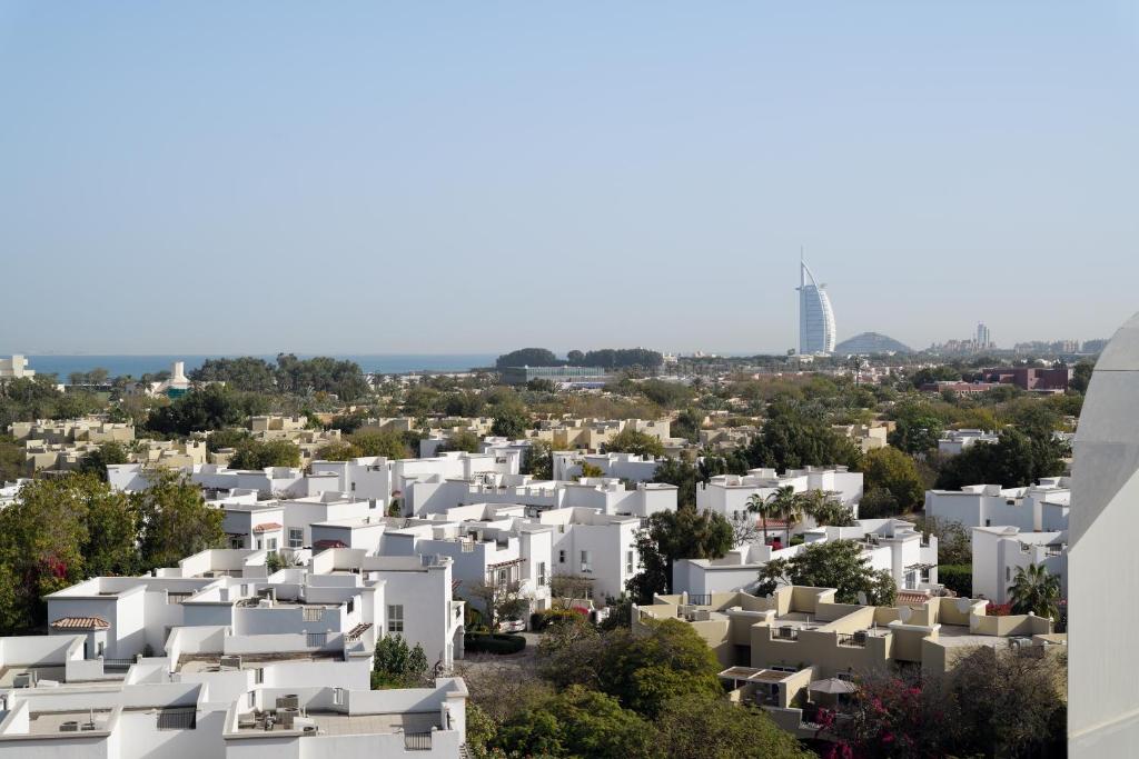 Holiday Inn Express Dubai Internet City by IHG Image