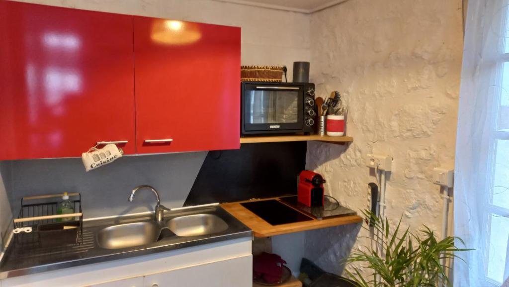 Bungalow au centre-ville de Saint-Pierre terrasse et parking privé 4
