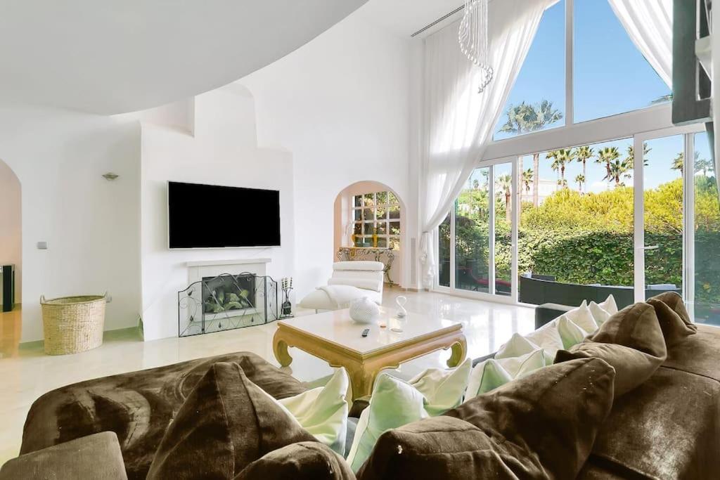 Villa Jacqueline in San Roque 6