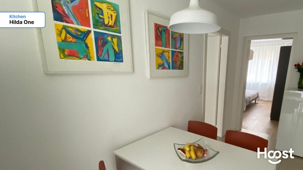 H1 with 4,5 Room, Bathroom, Kitchen, Central, quiet & modern with office 4