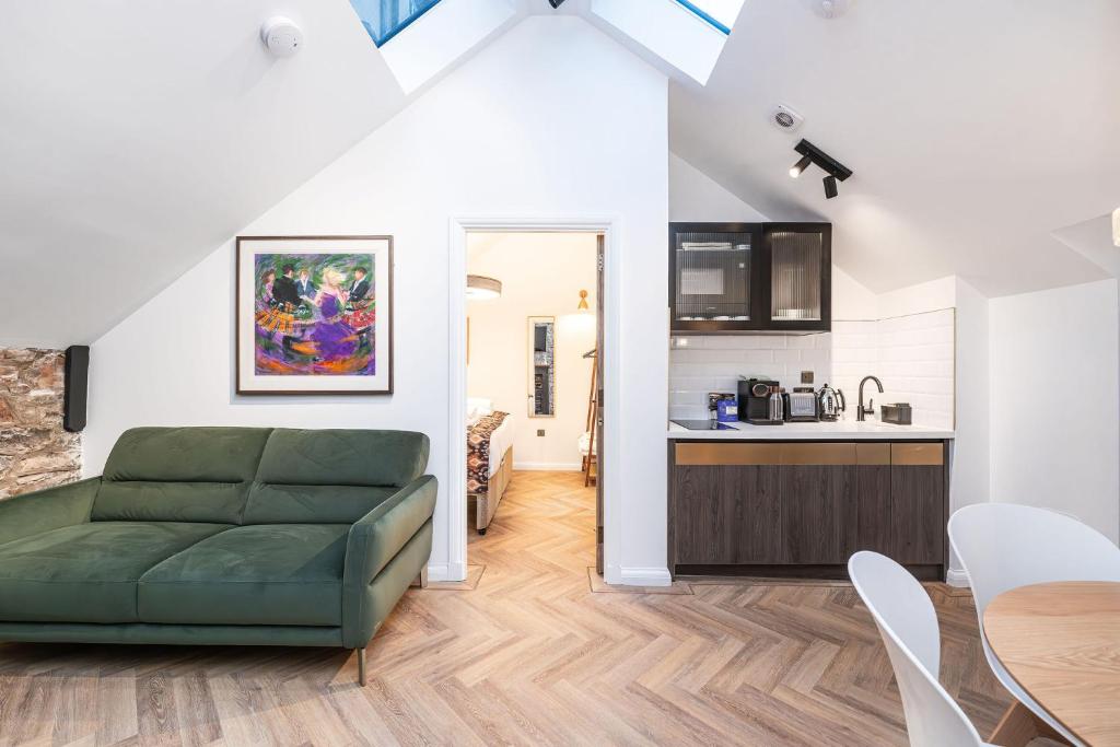 The Coach House 2