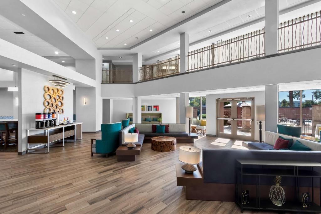 Hampton Inn & Suites Phoenix/Gilbert Image