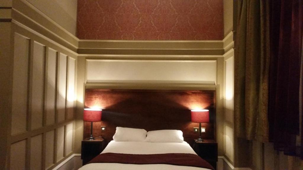 The Briar Rose Wetherspoon Image