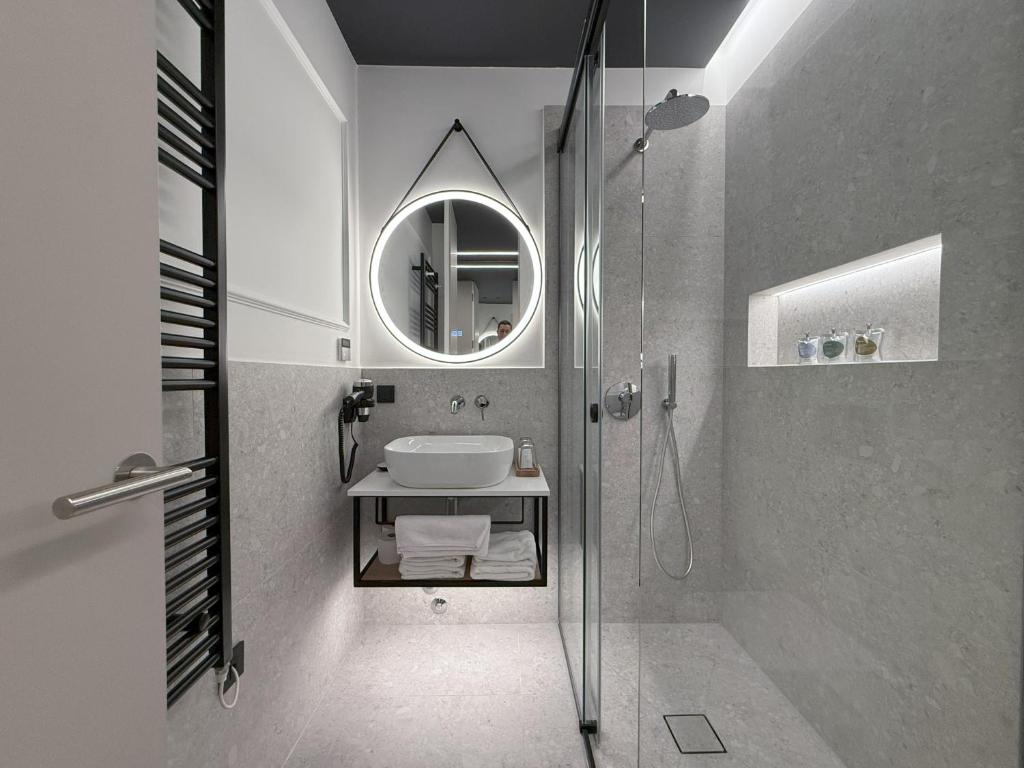 Fingerprint Art Apartments 4