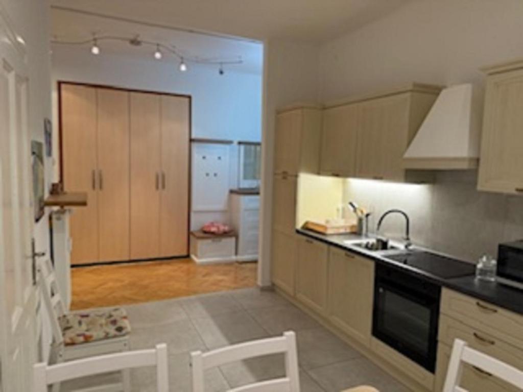 Central Residence 4