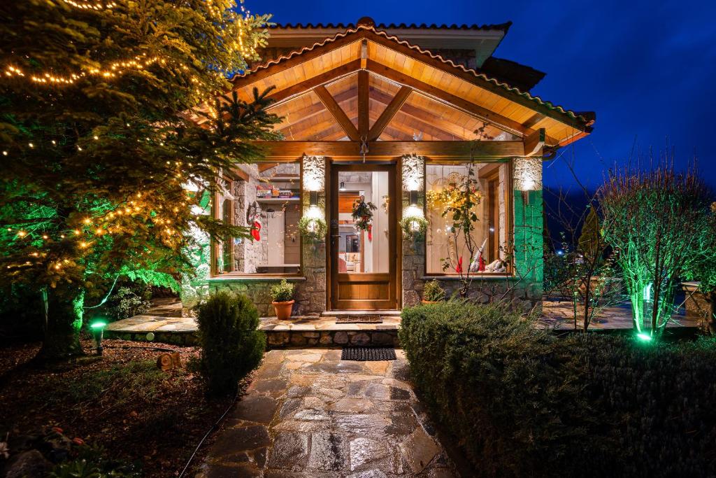 Arachova Mountain Villa 8