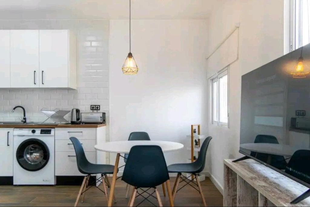 Stylish & Spacious Fully Equipped Studio-4 minutes walk to Albufereta Beach 8