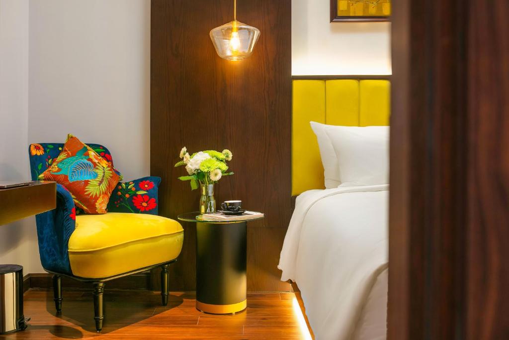 Aurora Central Hotel - A Family Friendly