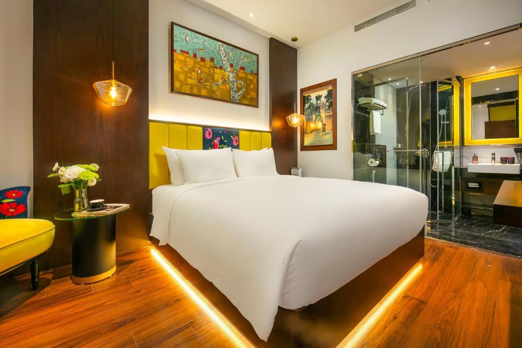 Aurora Central Hotel - A Family Friendly