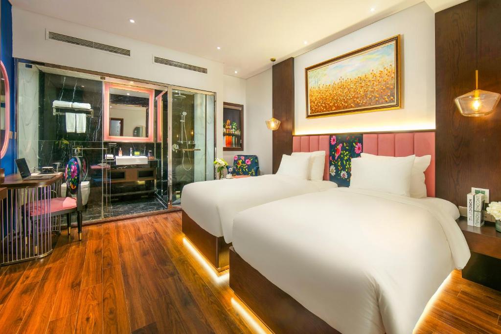 Aurora Central Hotel - A Family Friendly