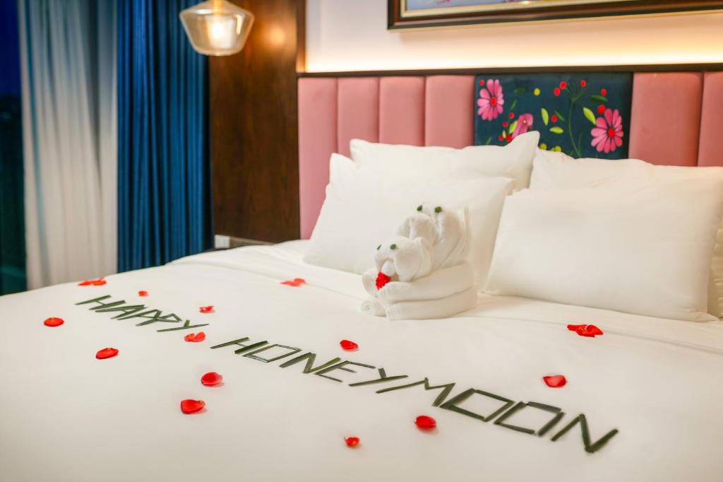 Aurora Central Hotel - A Family Friendly