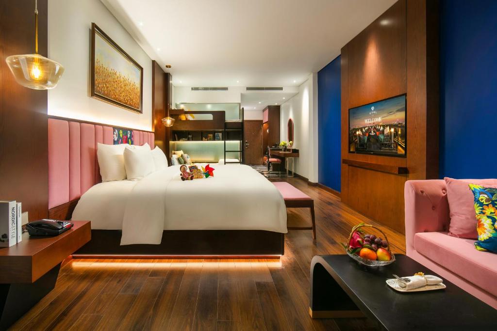 Aurora Central Hotel - A Family Friendly