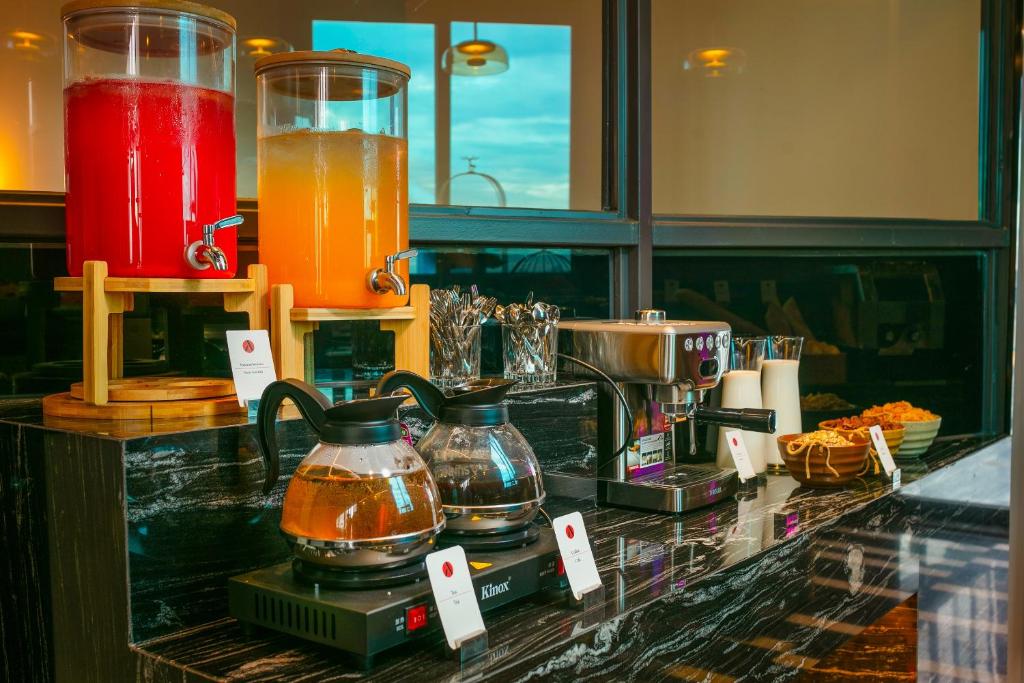 Aurora Central Hotel - A Family Friendly