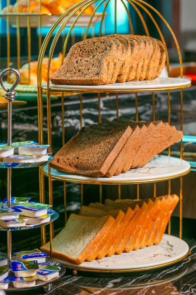 Aurora Central Hotel - A Family Friendly