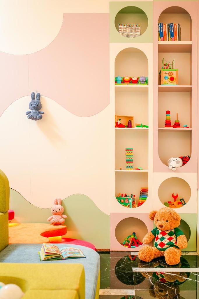 Aurora Central Hotel - A Family Friendly