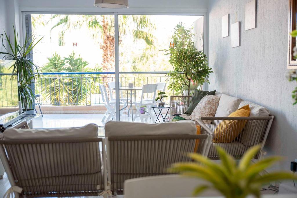 Paradise Gardens pool view apartment 7