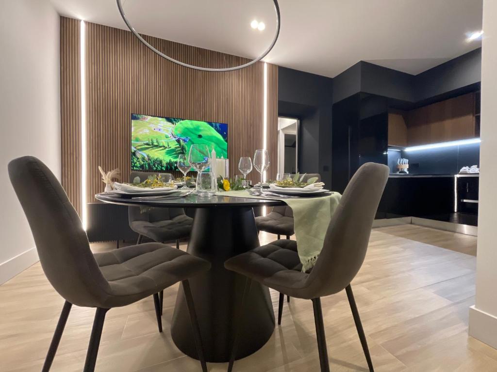 Garibaldi Suite 2 Renovated 1BR with Parking, Old Town Olbia
