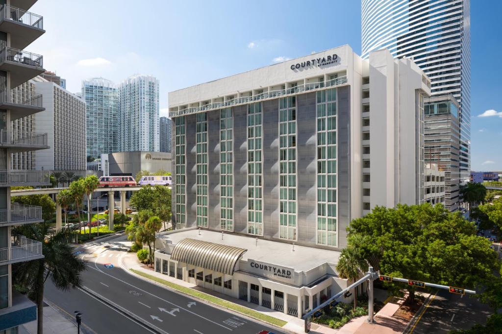 Courtyard Miami Downtown Brickell Area Image