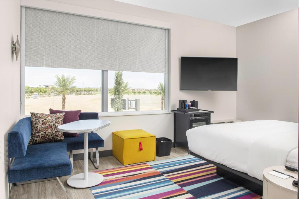 Aloft Glendale at Westgate Image