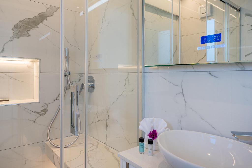 Pervolia Seaview Escape 7