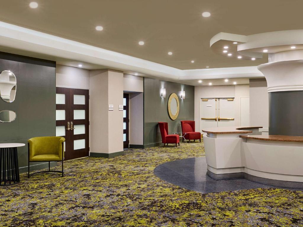 Novotel Toronto North York Image