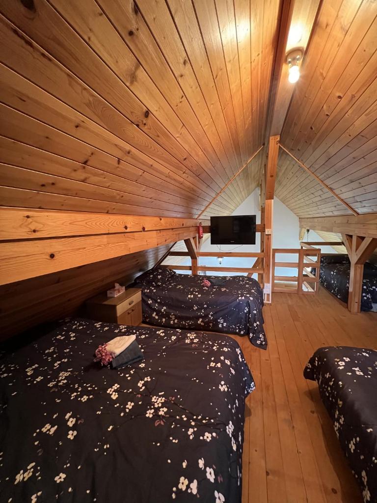 Cherry Holiday House 2