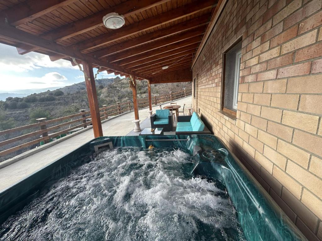 Cherry Holiday House 4
