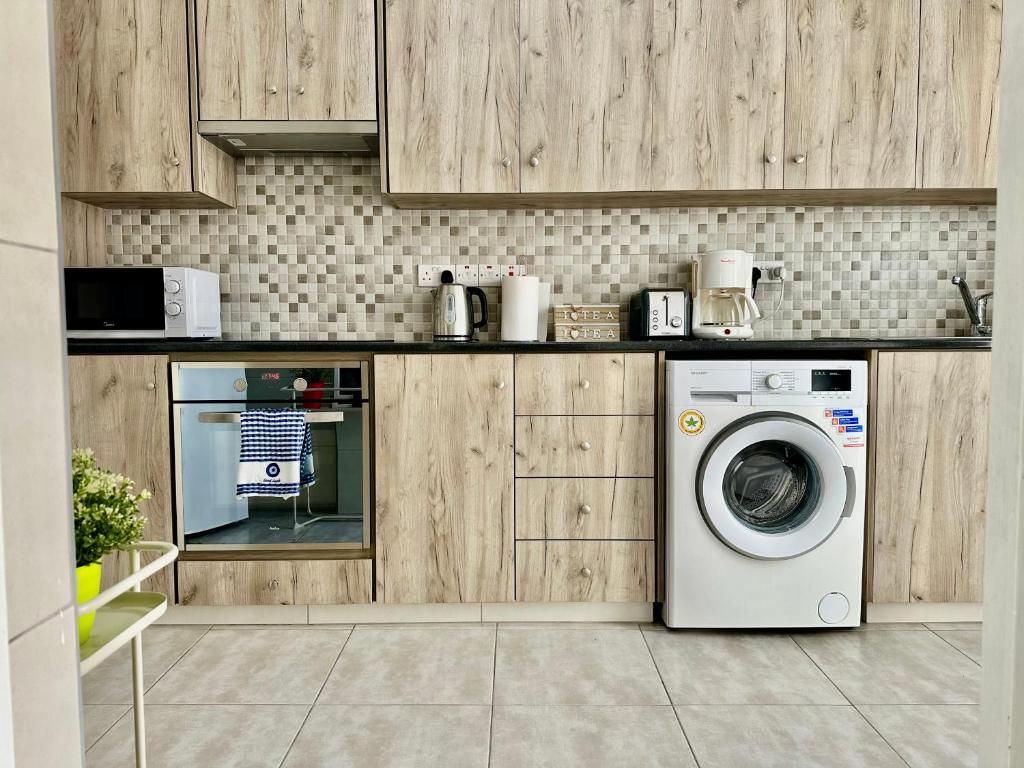Tsimintia Apt 25 5