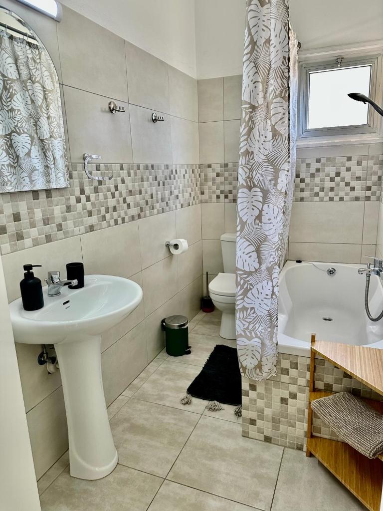 Tsimintia Apt 25 3