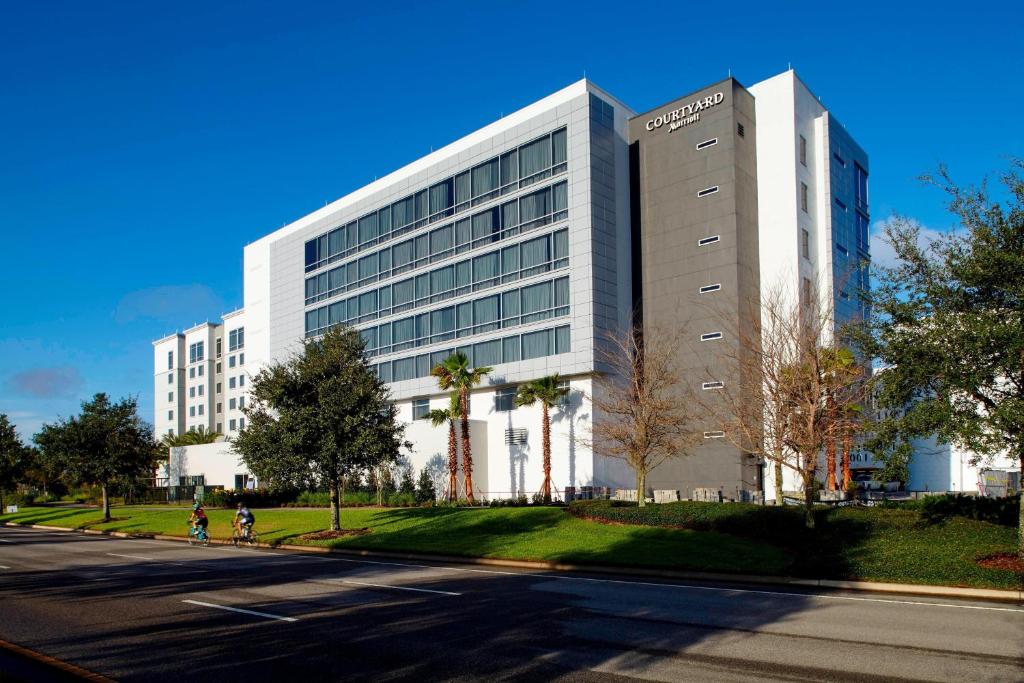Courtyard by Marriott Orlando Lake Nona Image