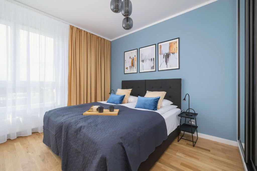 Apartamenty Urban Sunset w Katowicach, blisko Spodka i parku z Parkingiem, Klimatyzacją i Balkonem by Noclegi Renters 2