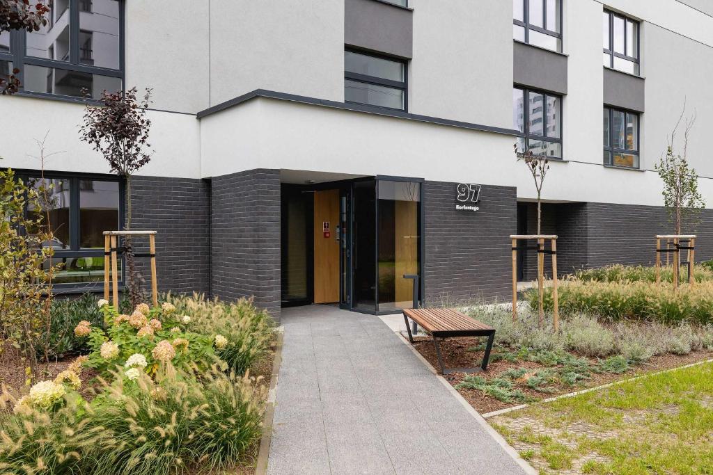 Apartamenty Urban Sunset w Katowicach, blisko Spodka i parku z Parkingiem, Klimatyzacją i Balkonem by Noclegi Renters 5