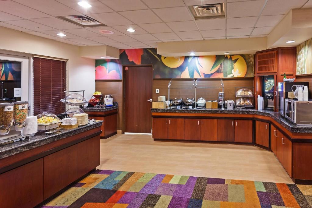 Fairfield Inn and Suites by Marriott Austin Northwest/The Domain Area Image