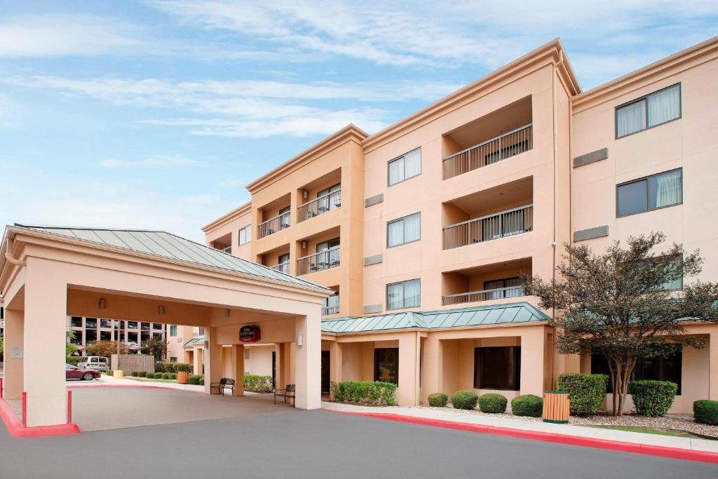 Courtyard by Marriott San Antonio Airport/North Star Mall Image