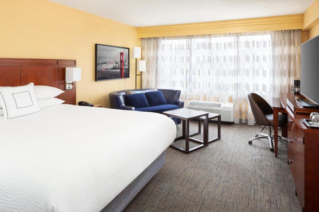 Courtyard by Marriott Fishermans Wharf Image