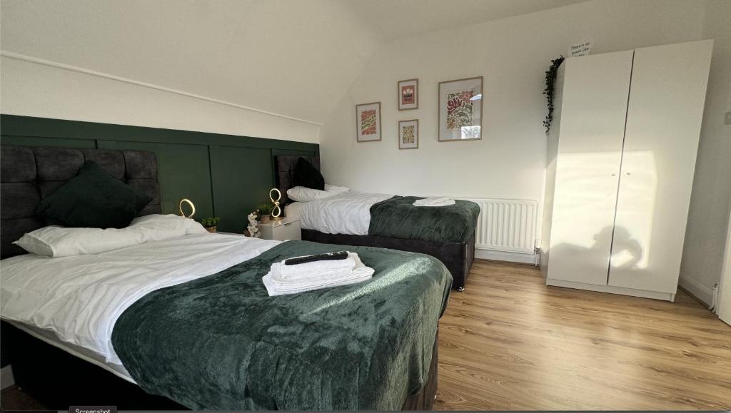 Sleeps 8 3 BED Parking NEC JLR NIA Airport 6