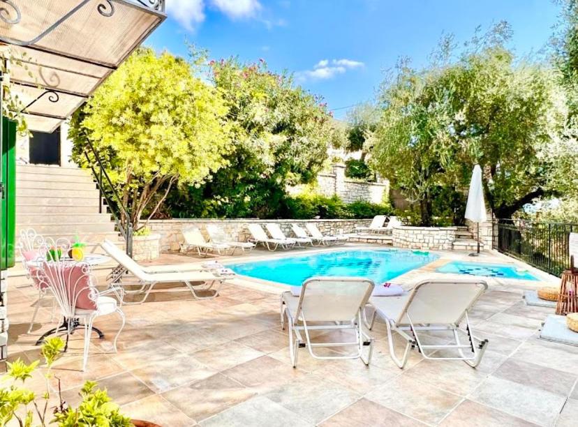 Aphrodite Suites & Apartments with Swimming Pool 5