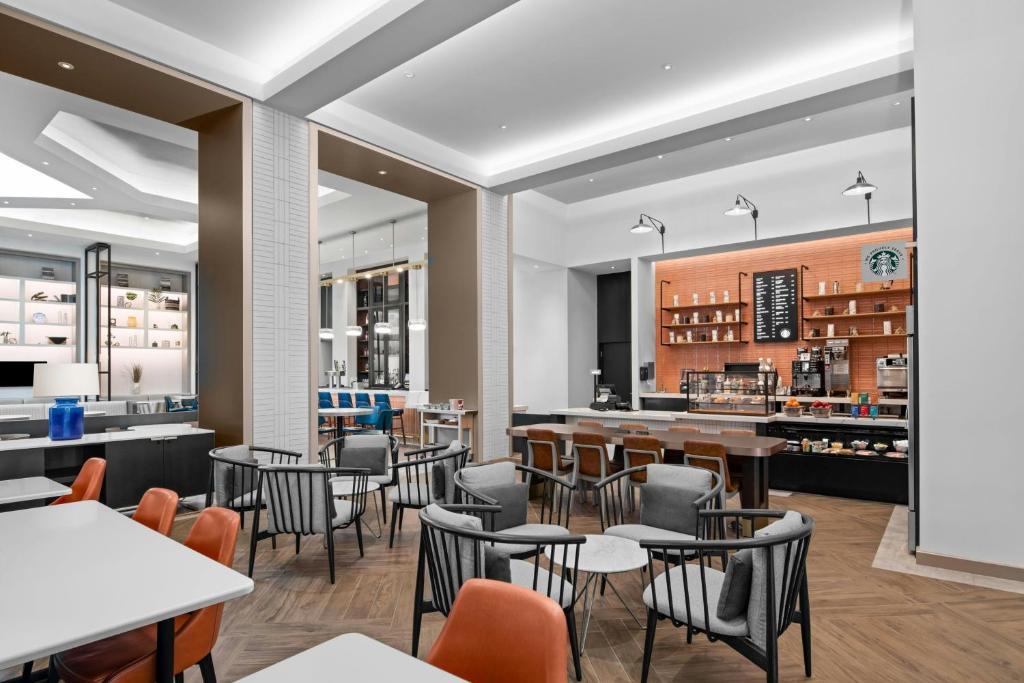 Delta Hotels by Marriott Santa Clara Silicon Valley Image
