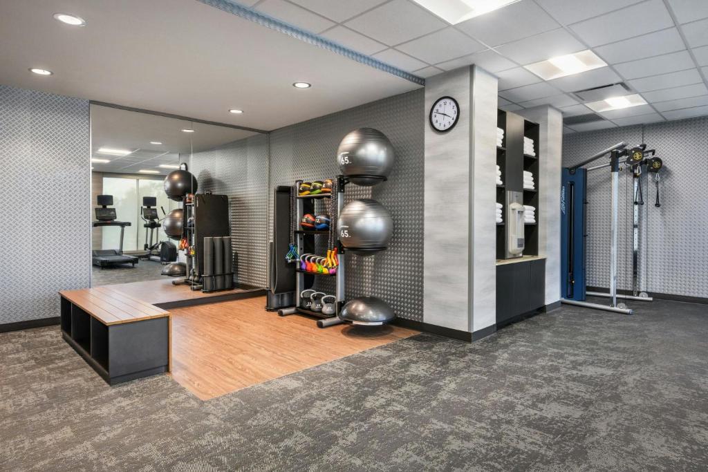 Fairfield by Marriott Inn & Suites Orlando at Millenia Image