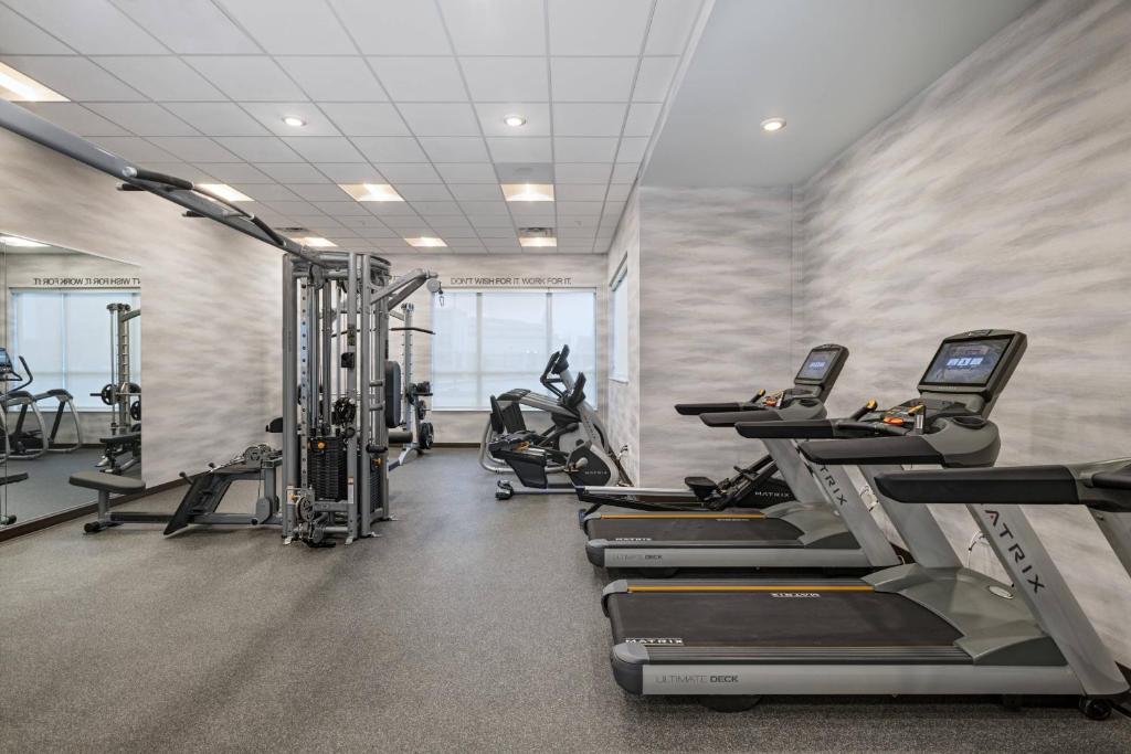 Fairfield Inn and Suites by Marriott St Louis Downtown Image