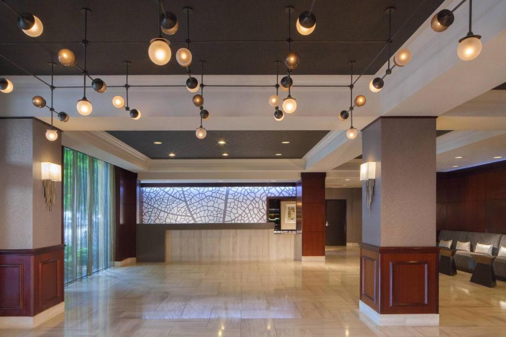 Dallas Marriott Suites Medical/Market Center Image