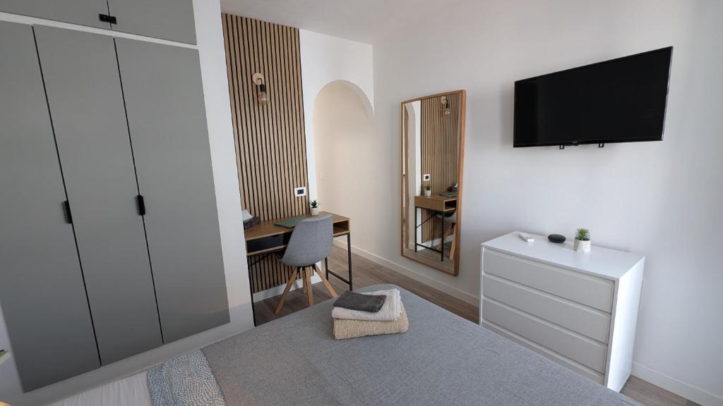 Cosy Bungalow with Terrace & Jacuzzi 6