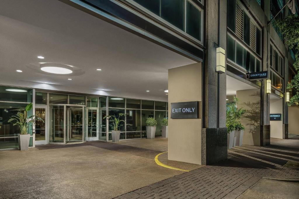 Courtyard Charlotte City Center Image
