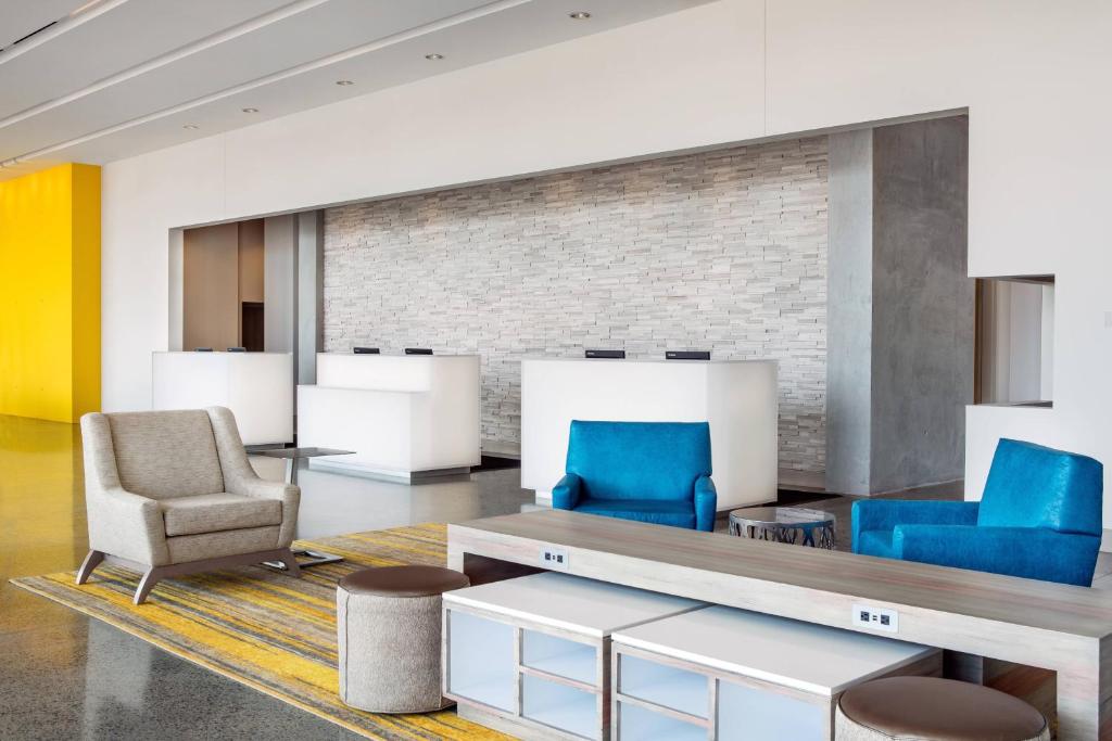 Residence Inn by Marriott San Diego Downtown/Bayfront Image