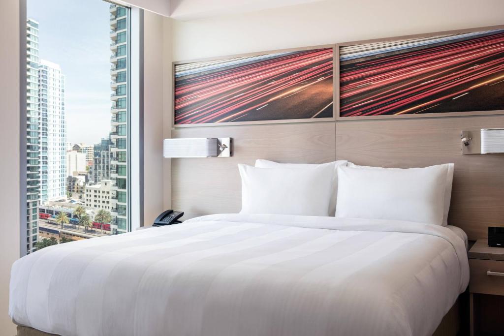 Residence Inn by Marriott San Diego Downtown/Bayfront Image
