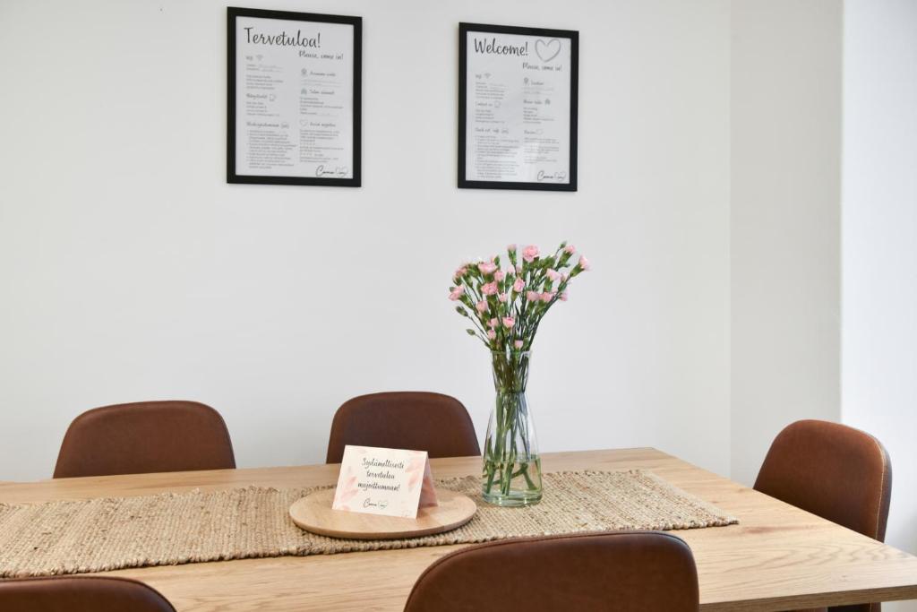 Come in! "Aninkainen" Triplet for 7 people next to Turku bus station! 7