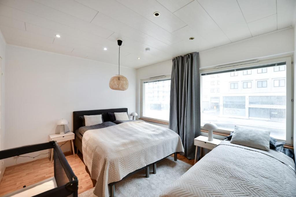Come in! "Aninkainen" Triplet for 7 people next to Turku bus station! 2