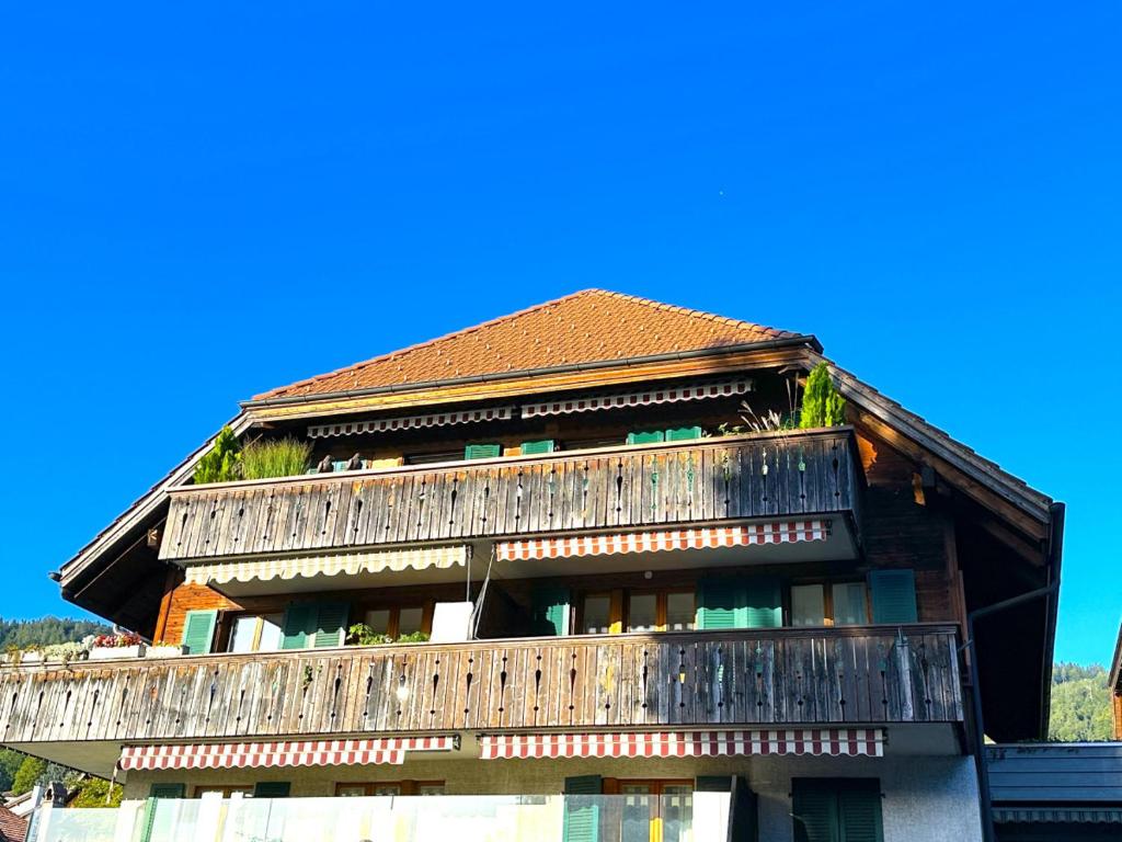 Lake Thun Alps Scenic Views and Concierge by SwissHut 4
