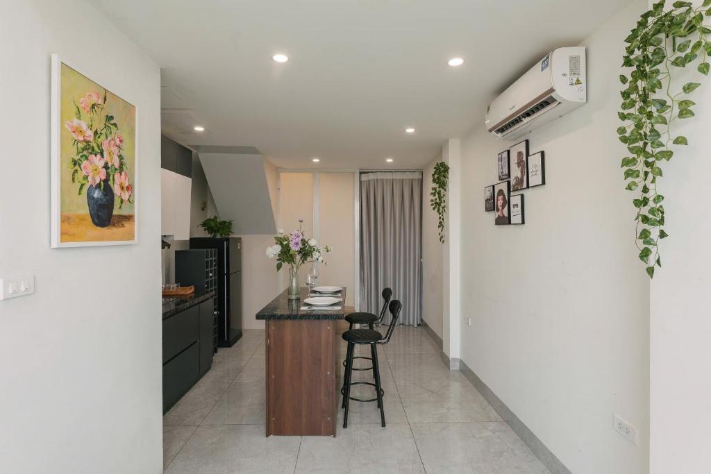 Morri West Lake Apartment