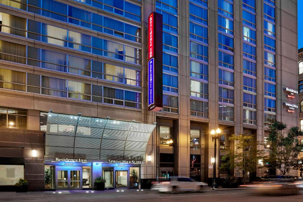 SpringHill Suites Chicago Downtown/River North Image